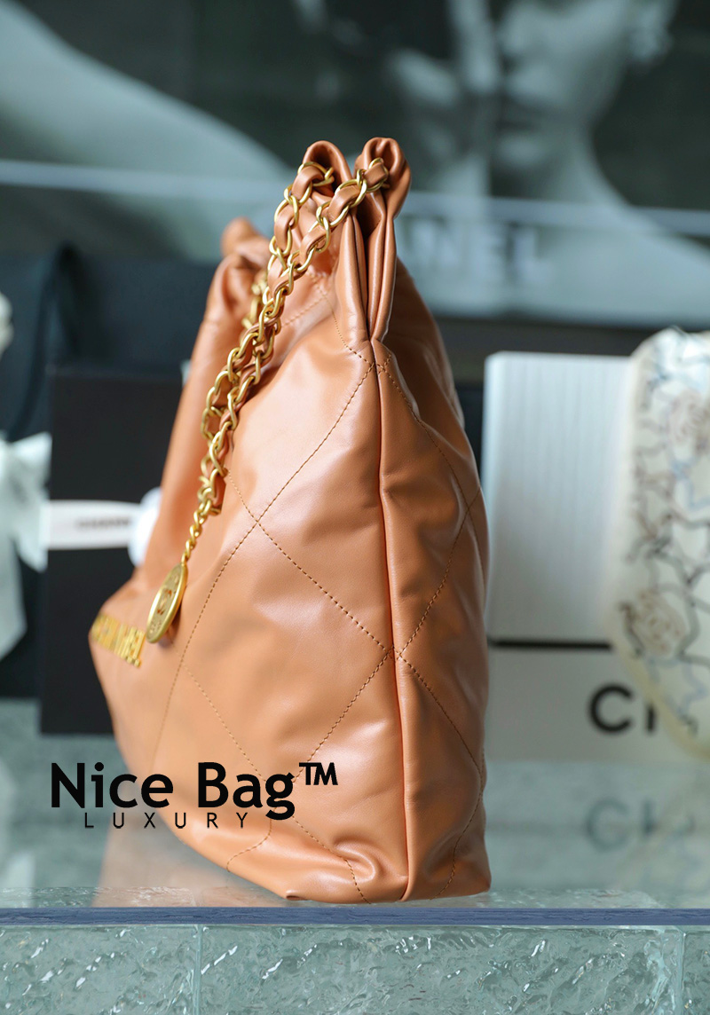 Chanel 22 Handbag Camel - Nice Bag™