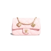 Chanel Mini Flap Bag Lambskin Light Pink like authentic cam kết chất lượng tốt nhất chuẩn 99% so với chính hãng, sử dụng chất liệu da cừu, kim loại màu vàng, được làm bằng thủ công 100% full box và phụ kiện