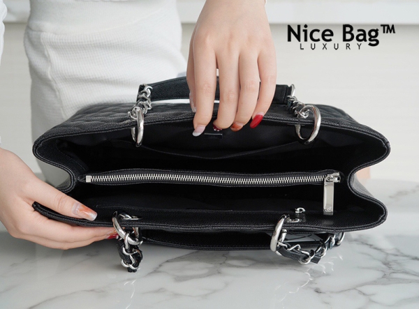 Chanel Shopping Handtasche Bag Black Silver like authentic, chất lượng vip nhất, sửu dụng chất liệu da bê dập hạt nguyên bản so với chính hãng, full box và phụ kiện