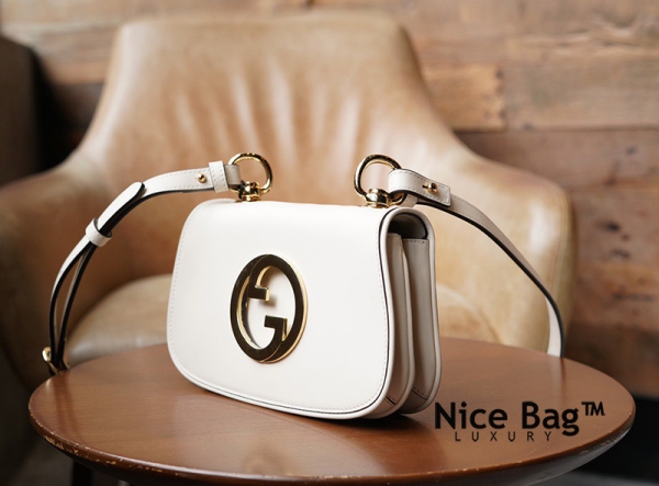 Gucci Blondie Mini Bag White like authentic cam kết chất lượng vip nhất hiện nay, sử dụng chất liệu da bò, sản xuất bằng thủ công, cam kết chất lượng chuẩn 99% so với chính hãng, full box và phụ kiện