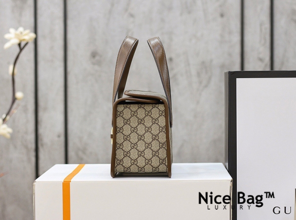 Gucci Mini 1955 Horsebit Top Handle Bag Brow like authentic sử dụng chất liệu da bò nguyên bản như chính hãng, sản xuất bằng thủ công, cam kết chuẩn 99% so với chính hãng, full box và phụ kiện