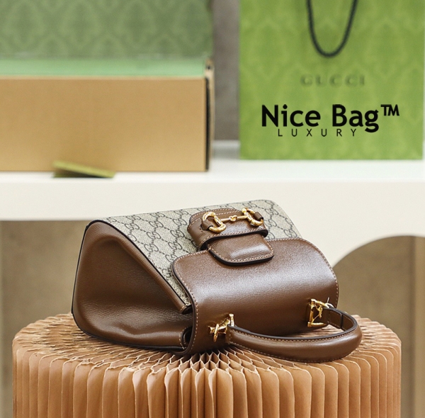 Gucci Horsebit 1955 Mini Bag Light Brown like authentic chất lượng vip nhất hiện nay, sử dụng chất liệu da bò nguyên bản như chính hãng, sản xuất hoàn toàn bằng thủ công, cam kết chất lượng chuẩn 99% so với chính hãng, full box và phụ kiện, hỗ trợ trả góp bằng thẻ tín dụng