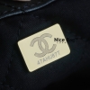 Balo Chanel 22 Backpack Cở Lớn Màu Đen sử dụng chất liệu da bò nguyên bản so với chính hãng, sản xuất hoàn toàn bằng thủ công, cam kết chất lượng tốt nhất chuẩn 99% so với chính hãng, full box và phụ kiện