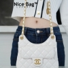 Chanel Hobo Bag Small White like authentic sử dụng chất liệu da bê nguyên bản so với chính hãng, làm thủ công, cam kết chất lượng tốt nhất chuẩn 99% so với chính hãng, full box và phụ kiện, hỗ trợ trả góp bằng thẻ tín dụng