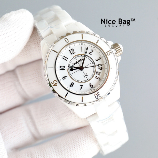 CHANEL J12 Quartz White Dial Ladies Watch White H0968 sử dụng chất liệu gốm kết hợp với thép, dùng Bộ chuyển động quartz siêu chuẩn xác, kính chống chầy xước, chịu được áp suất nước 200m full box và phụ kiện.