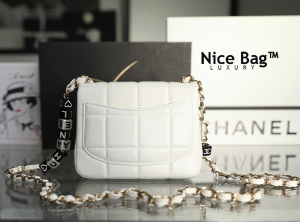 chanel Collection Mini Bags white like authentic sử dụng chất liệu da cừu nguyên bản so với chính hãng, kim loại mạ vàng, chuẩn 99% so với chính hãng, full box và phụ kiện