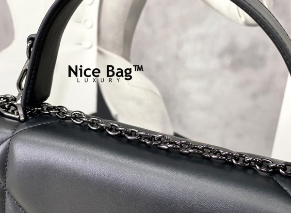 30 Montaigne Chain Bag With Handle Bag like authentic, chuẩn 99% so với chính hãng, sử dụng chất liệu da cừu nguyên bản như chính hãng, được sản xuất hoàn toàn bằng thủ công, full box và phụ kiện