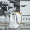 Chanel Mini Love Flap Bag White like authentic sử dụng chất liệu da bò dập hạt chống chầy xước, nguyên bản như chính hãng, sản xuất hoàn toàn bằng thủ công, sản xuất hoàn toàn bằng thủ công, full box và phụ kiện, hỗ trợ trả góp bằng thẻ tín dụng, nhận ship toàn quốc
