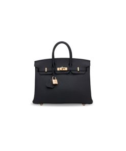 Hermes Birkin 25 Black Togo Gold Hardware sử dụng chất liệu da togo nhập ý, được may thủ công 100%, full box và phụ kiện, chuẩn 99% so với chính hãng, hỗ trợ trả góp bằng thẻ tín dụng