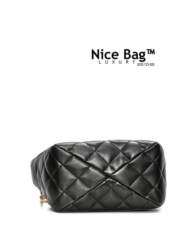 Chanel 23B Vegetable Basket Handbag Black Sheepskin like authentic sử dụng chất liệu da cừu nguyên bản như chính hãng, được may thủ công, chuẩn 99% so với chính hãng, full box và phụ kiện, hộ trợ trả góp bằng thẻ tín dụng