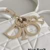 Dior Lady 95.22 Medium white Gold cam kết chất lượng tốt nhất chuẩn 99% so với chính hãng, sử dụng chất liệu da bê nhập khẩu của pháp, full box và phụ kiện, hỗ trợ trả góp bằng thẻ tín dụng