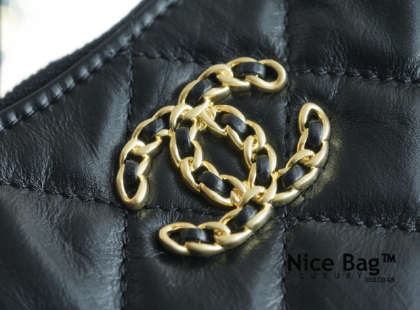 Chanel 19 Hobo Bag Black Aged Calfskin Brushed Gold Hardware like authentic chuẩn 99% so với chính hãng, sử dụng chất liệu da bê, full box và phụ kiện, hỗ trợ tar góp bằng thẻ tín dụng, miễn phí ship toàn quốc