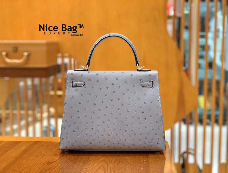 Hermes Kelly Sellier 25 Gris Agate Verso Ostrich Permabrass Hardware like authentic chuẩn 99% so với chính hãng, được may thủ công 100%, được sử dụng da đà điểu tự nhiên châu phi, full box và phụ kiện, hỗ trợ trả góp bằng thẻ tín dụng, miễn phí ship toàn quốc