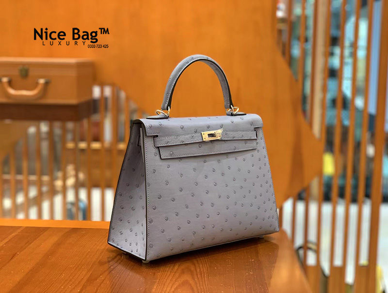 Hermes Kelly Sellier 25 Gris Agate Verso Ostrich Permabrass Hardware like authentic chuẩn 99% so với chính hãng, được may thủ công 100%, được sử dụng da đà điểu tự nhiên châu phi, full box và phụ kiện, hỗ trợ trả góp bằng thẻ tín dụng, miễn phí ship toàn quốc