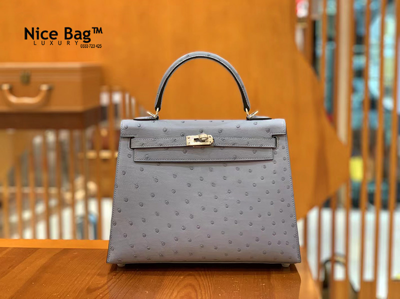 Hermes Kelly Sellier 25 Gris Agate Verso Ostrich Permabrass Hardware like authentic chuẩn 99% so với chính hãng, được may thủ công 100%, được sử dụng da đà điểu tự nhiên châu phi, full box và phụ kiện, hỗ trợ trả góp bằng thẻ tín dụng, miễn phí ship toàn quốc