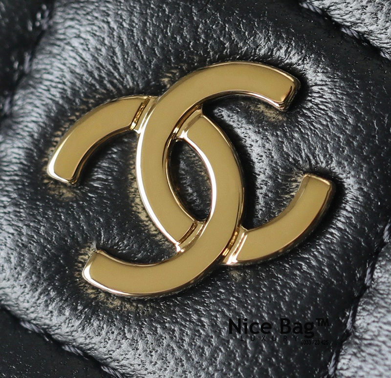 Chanel Classic Zipped Coin Purse Black Gold SHW Lambskin like authentic chuẩn 99% so với chính hãng, cam kết chất lượng tốt nhất, sử dụng chất liệu da cừu, full box và phụ kiện, hỗ trợ trả góp bằng thẻ tín dụng, miễn phí ship toàn quốc