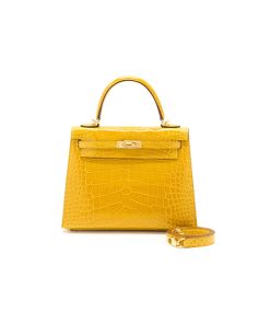 Túi Hermes Kelly 28 Sellier Shiny Alligator Mississippiensis 9D Jaune Ambre Ghw hàng like authentic cam kết chất lượng tốt nhất chuẩn 99% so với chính hãng, sử dụng không ai biết, sử dụng chất liệu da cá sấu tự nhiên bắc mỹ, được may thủ công tay 100% bằng chỉ sáp của pháp, full box và phụ kiện, hỗ trợ trả góp bằng thẻ tín dụng