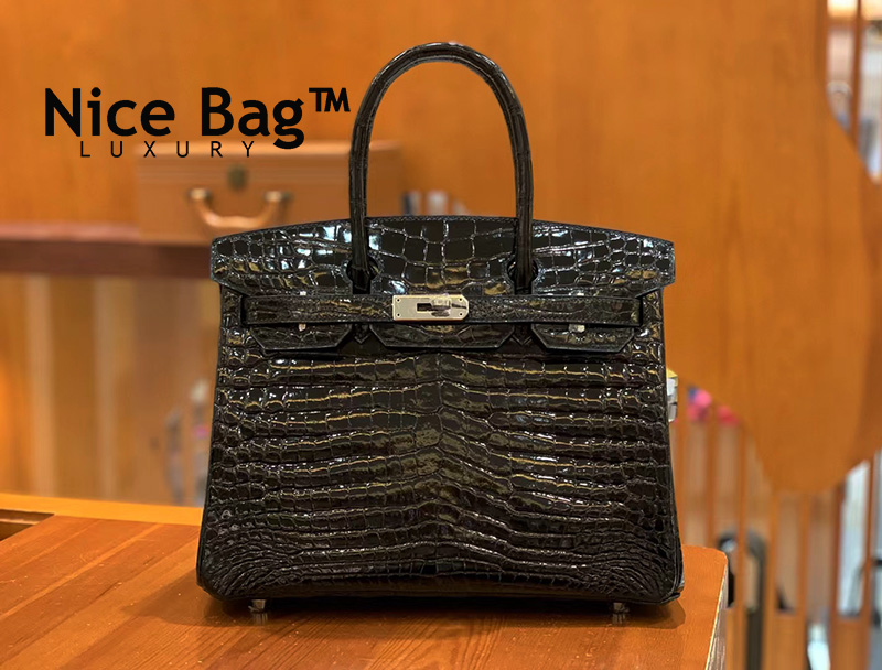 Túi Hermes Birkin 30 Porosus Crocodile Black With White Silver Hardware chất lượng like authentic, cam kết chất lượng tốt nhất, dùng không ai biết, sử dụng chất liệu da cá sấu bắc mỹ, được may thủ công bằng tay 100%, sử dụng chỉ sáp ong của pháp, full box và phụ kiện, hỗ trợ trả góp bằng thẻ tín dụng