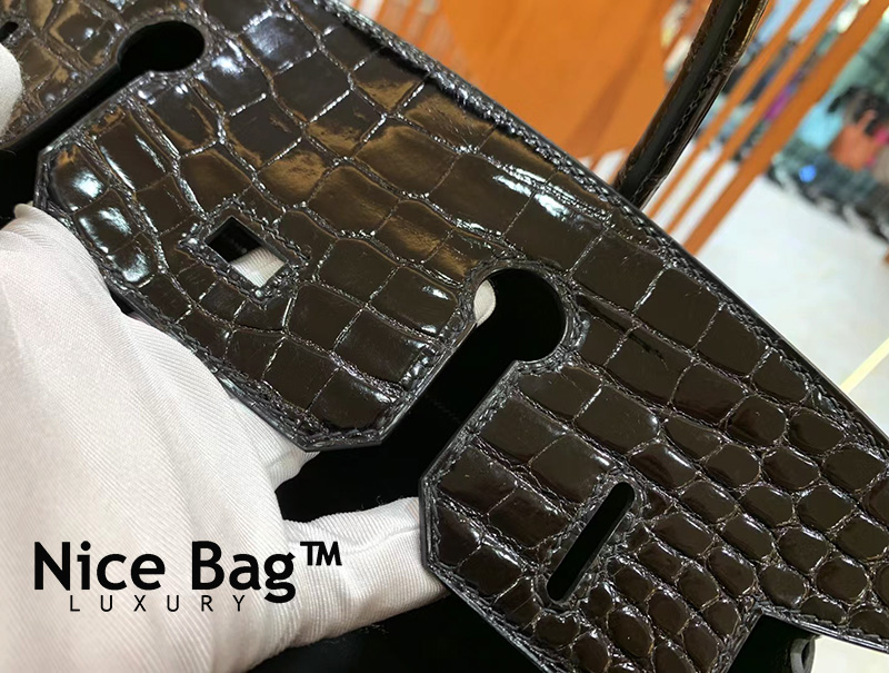 Túi Hermes Birkin 30 Porosus Crocodile Black With White Silver Hardware chất lượng like authentic, cam kết chất lượng tốt nhất, dùng không ai biết, sử dụng chất liệu da cá sấu bắc mỹ, được may thủ công bằng tay 100%, sử dụng chỉ sáp ong của pháp, full box và phụ kiện, hỗ trợ trả góp bằng thẻ tín dụng