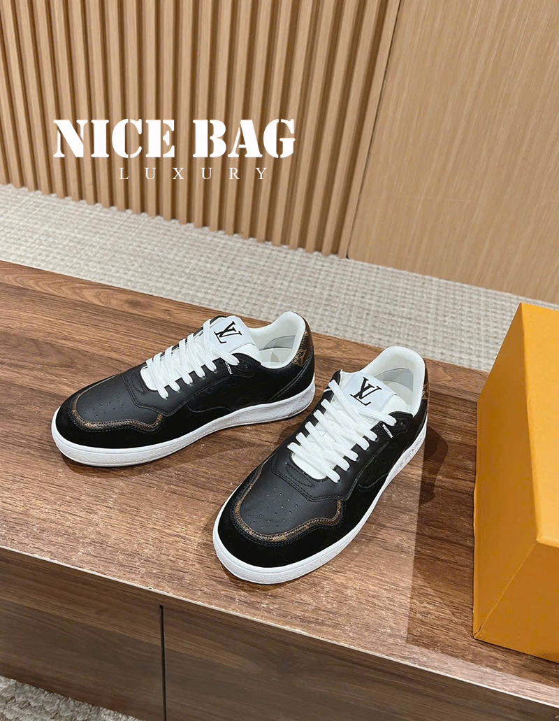 Giày LV Stadium Sneaker Noir Black 1ACUJ3 chất lượng like authentic, cam kết chất lượng tốt nhất, chuẩn 99% so với chính hãng, full box và phụ kiện, hỗ trợ trả góp bằng thẻ tín dụng.