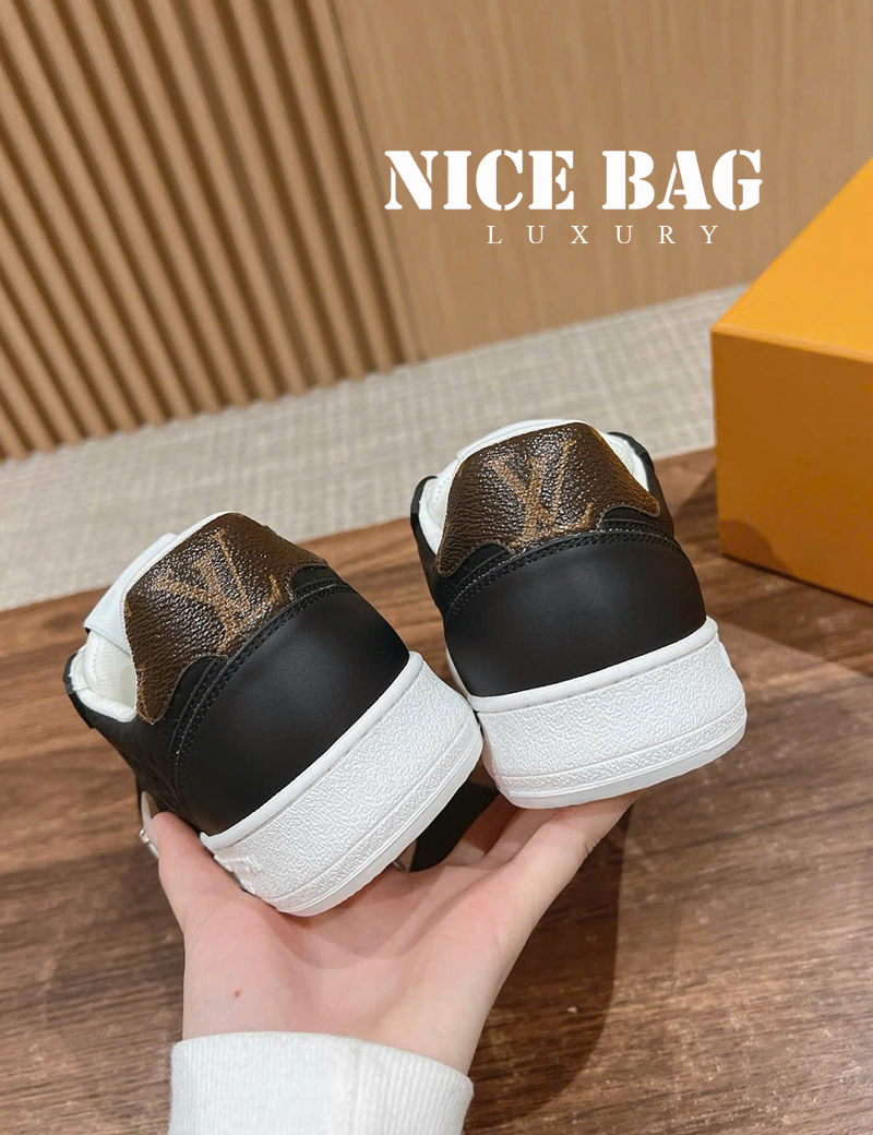 Giày LV Stadium Sneaker Noir Black 1ACUJ3 chất lượng like authentic, cam kết chất lượng tốt nhất, chuẩn 99% so với chính hãng, full box và phụ kiện, hỗ trợ trả góp bằng thẻ tín dụng.