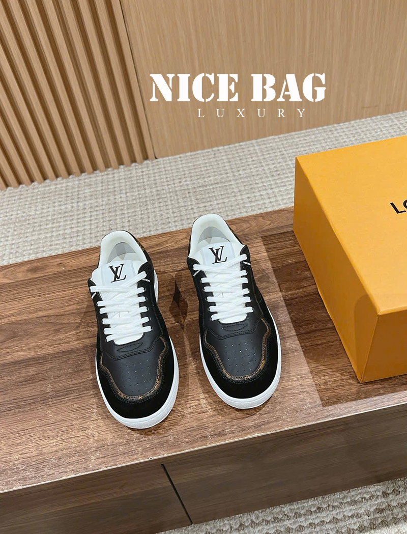 Giày LV Stadium Sneaker Noir Black 1ACUJ3 chất lượng like authentic, cam kết chất lượng tốt nhất, chuẩn 99% so với chính hãng, full box và phụ kiện, hỗ trợ trả góp bằng thẻ tín dụng.