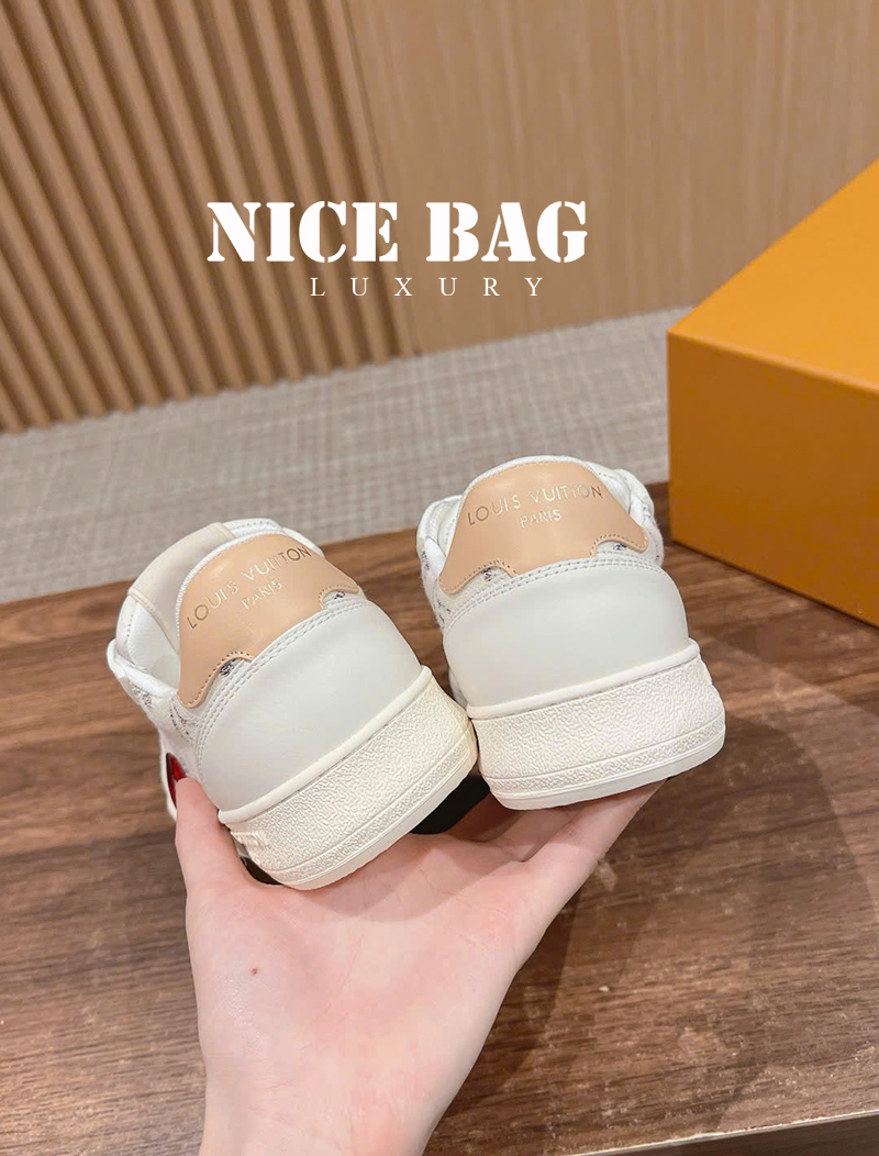 Giày LV Stadium Sneaker Trắng 1ACSPJ chất lượng like authentic chuẩn 99% so với chính hãng, full box và phụ kiện, hỗ trợ trả góp bằng thẻ tín dụng, miễn phí ship toàn quốc