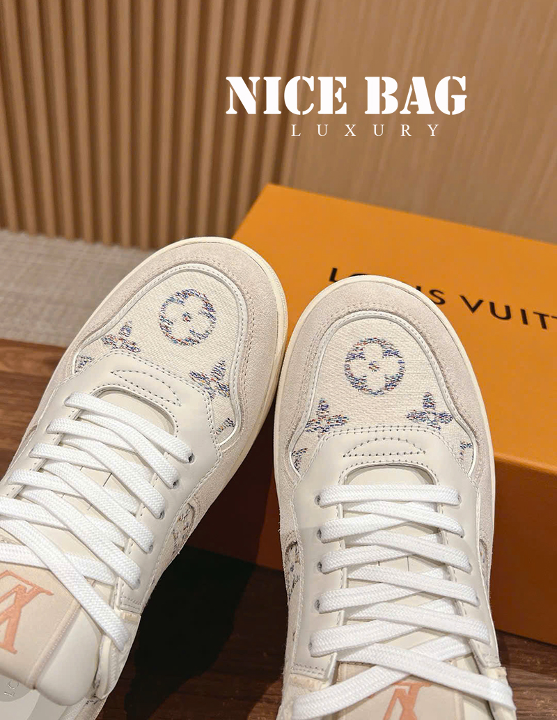 Giày LV Stadium Sneaker Trắng 1ACSPJ chất lượng like authentic chuẩn 99% so với chính hãng, full box và phụ kiện, hỗ trợ trả góp bằng thẻ tín dụng, miễn phí ship toàn quốc