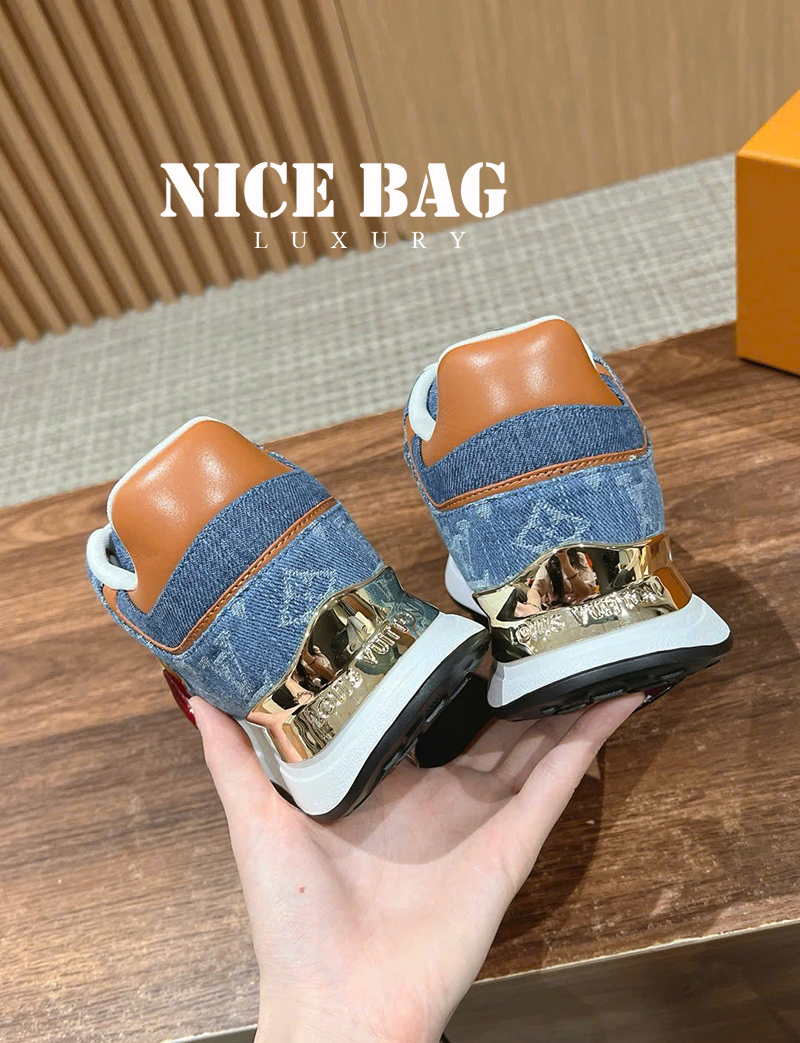 Giày Lv Neo Run Away Màu Xanh Dương 1ACHR7 chất lượng like authentic, sử dụng chất liệu da bê, full box và phụ kiện, hỗ trợ tar góp bằng thẻ tín dụng, miến phí ship toàn quốc