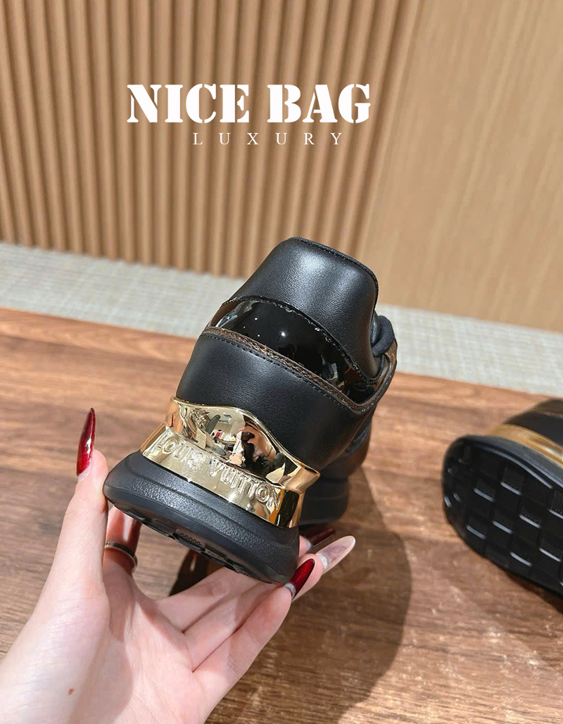 Giày Lv Neo Run Away Full Đen 1ACOF5 chất lượng like authentic, cam kết chất lượng tốt nhất, chuẩn 99% so với chính hãng, sử dụng chất liệu da bê, miễn phí ship toàn quốc