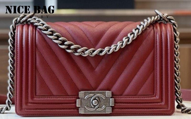 Chanel Boy Flap Bag Chevron Caviar Small Màu Đỏ Đô