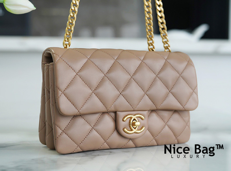  Túi Chanel 22K Small Flap Bag Brown