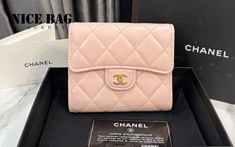 Ví Nữ Chanel Quilted Flap Wallet Tri-fold Wallet Màu Hồng Phấn